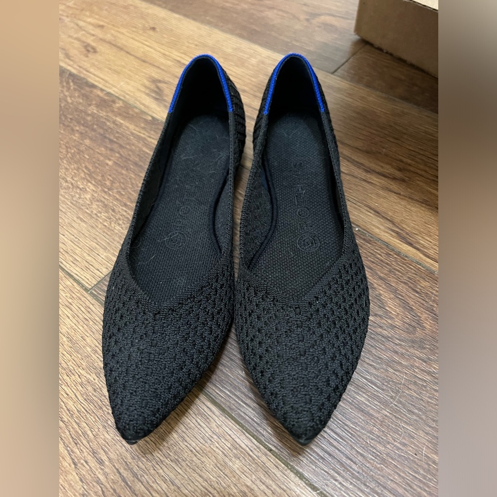 Rothy’s black honeycomb points size 7 read description